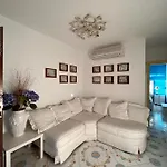 فيلة Venere ماسّا لوبْرينسِ